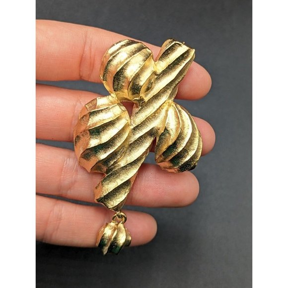 GIVENCHY Signed Statement Textured Gold Tone Dangling Charm Vintage Pin Brooch - Picture 1 of 9